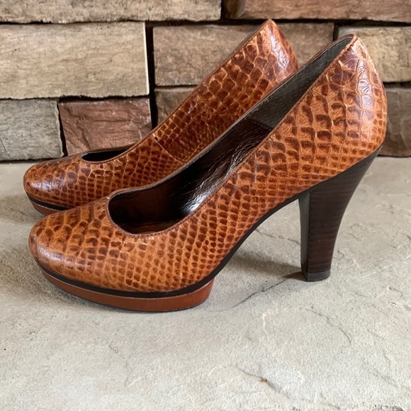 SOFFT size 6 animal print heels - Picture 1 of 8